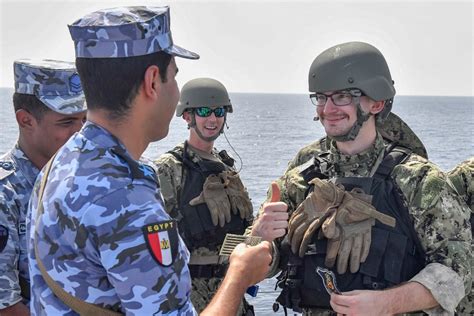 DVIDS - Images - USS Mitscher Conducts PASSEX with Egyptian Navy [Image ...