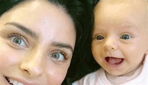 Instagram Aslinn Derbez impacta con diminuto bikini y tonificada figura con su bebé Insta