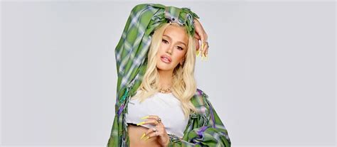 Gwen Stefani Est De Volta O Novo Single True Babe Arte Sonora