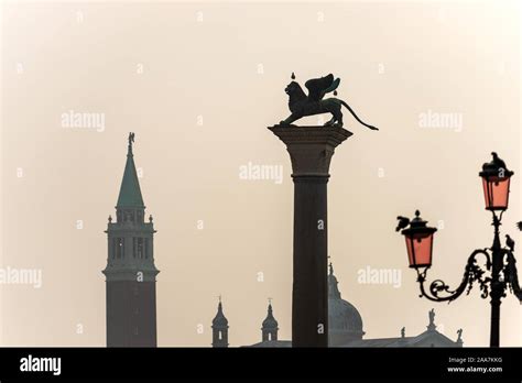 Venezia Il Leone Alato Di San Marco San Marco Simbolo Della