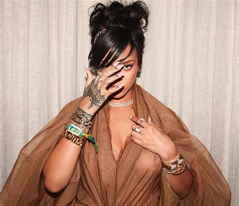 Rihanna Collecition Of Nude Leaked New And Old Photos The Fappening