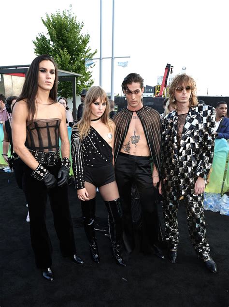 Mtv Vmas M Neskin In Gucci Tom Lorenzo