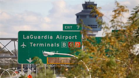 Power outage creates long delays at New York LaGuardia