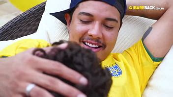 Pentelhudo Poniendo A Mamar A Su Amiga XVIDEOS