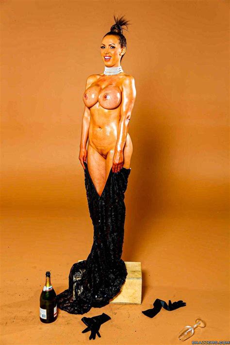 Nikki Benz Break The Internet 1 167 Porn Pic