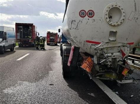 Incidente Mortale Sulla A Traffico In Tilt E Lunghe Code