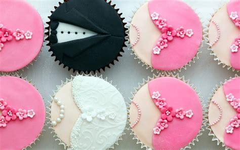 Download Wedding Aesthetic Cupcakes Wallpaper | Wallpapers.com