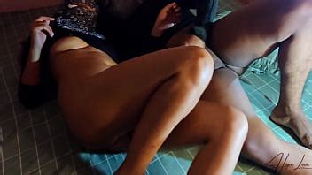 Hermosa Ama De Casa Follando Duro Con El Vecino XVIDEOS