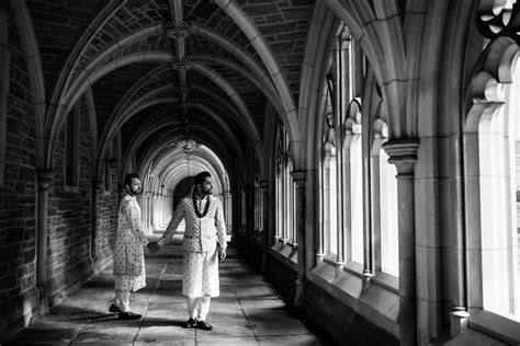 Gay Indian Couple Holds A Traditional Wedding Ceremony In A Hindu Temple And Their Photos Go