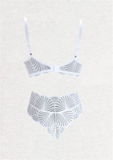 Comprar Conjunto Roberta De Bojo Abertura Frontal E Calcinha De Renda Amore Brasil Lingerie