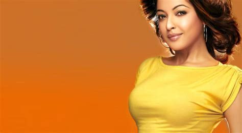 Tanushree Dutta Hot Hd Pics Wallpaper Hd Indian Celebrities K Wallpapers Images And