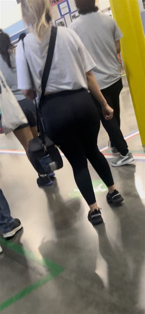 Latina Co Worker Again Big FAT ASS Spandex Leggings Yoga Pants Forum