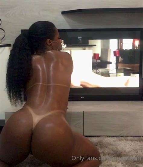 Hot Black Girl Masturbating Watching Porn Cnn Amador