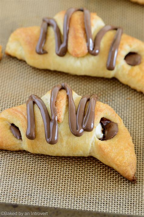 Easy Nutella Cream Cheese Crescent Rolls | RecipeLion.com