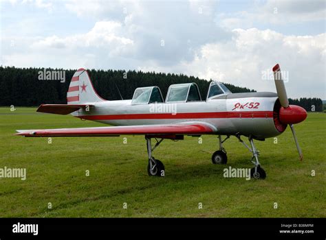 Russian aircraft Yakovlev Yak-52 Stock Photo - Alamy