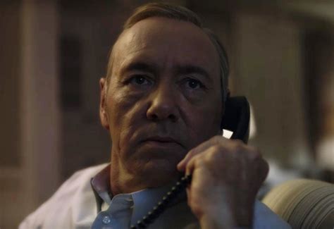 Kevin Spacey pede desculpas por assédio e revela ser gay