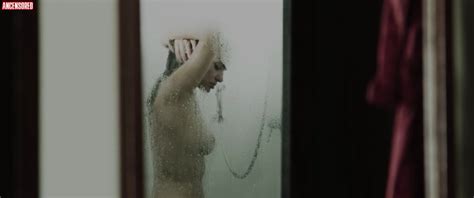 Naked Mayana Neiva In Water Pigs