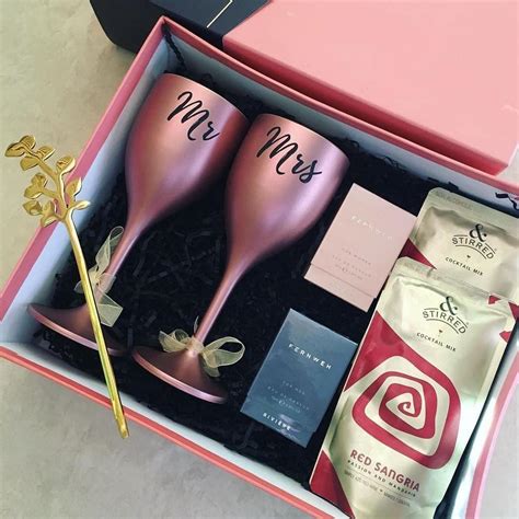 wedding gifts   astyledweddingcom