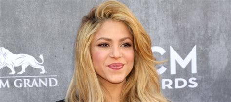 Shakira Se Llena De Halagos Por Fotograf As En Bikini Pudahuel