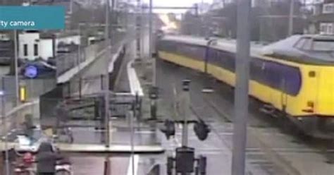 Video Ontsporing Trein Door Slecht Onderhoud Aan Wissel Binnenland