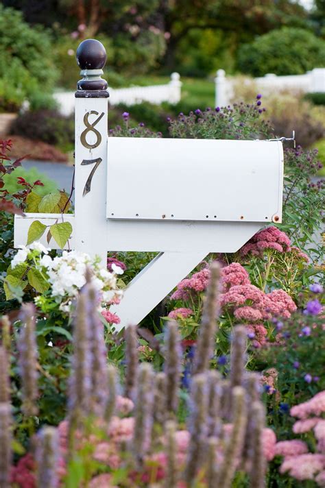 Landscaping Your Mailbox