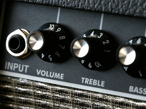guitar amps    bass   sound