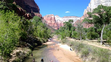 Attendance spikes at Zion, Bryce national parks
