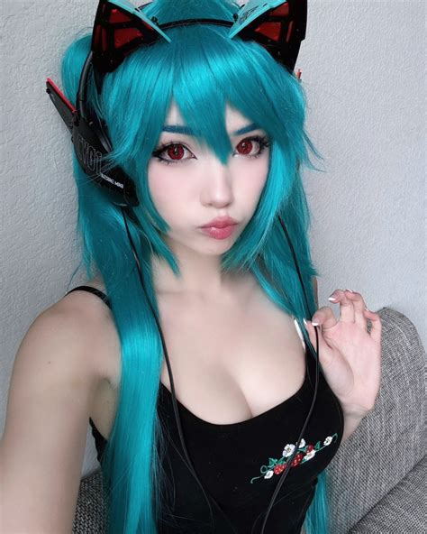 Emiru Age: Net Worth, Career Unraveling the Mystery - Top Celebrities