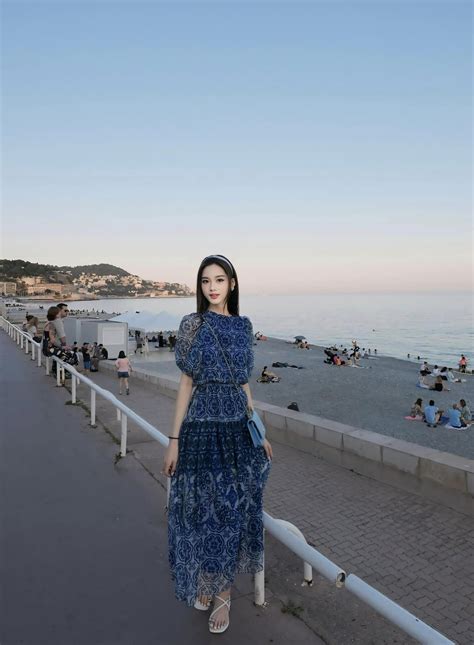 Nhan sắc xinh đẹp của hot girl sinh năm 2002 gây sốt tại lễ tốt nghiệp Báo Dân trí