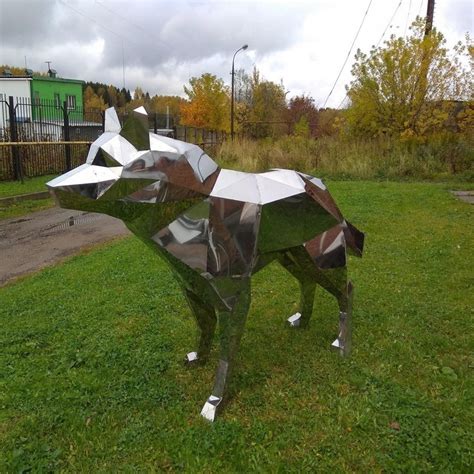 Полигональная фигура из нержавейки "Волк"