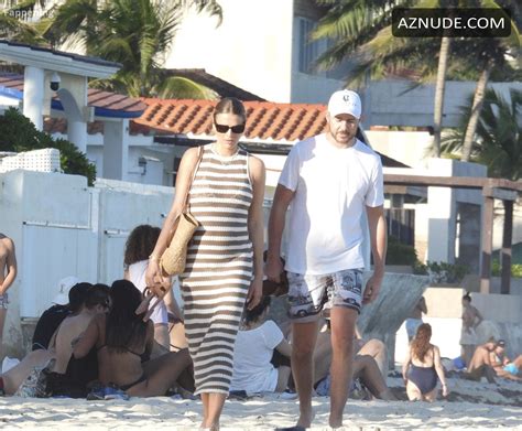 Arabella Chi Sexy Seen With Billy Henty Showing Off Her Beautiful Baby Bump And Her Hot Bikini