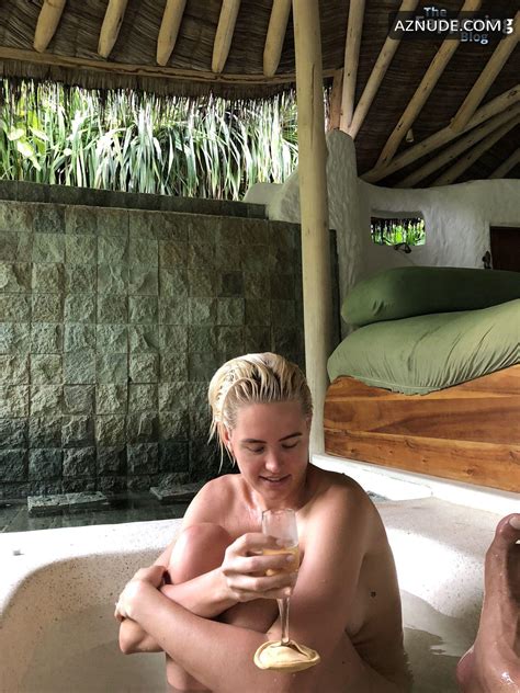 Jesinta Campbell Stuns In Nude Photos At Sydney Fashion Event Aznude