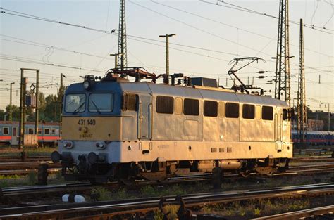 Ungarn 431 140 in Budapest Keleti pályaudvar 11.05.2015 - Bahnbilder.de