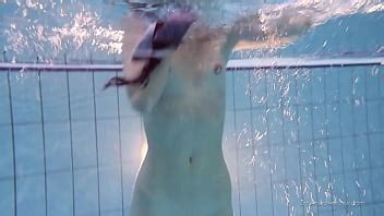 Underwatershow Presents Babe Nastya In The Pool XNXX