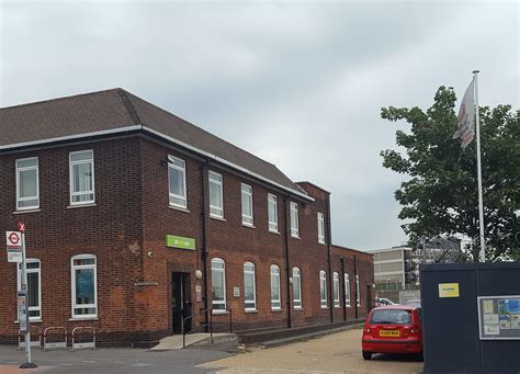 Public Transport Directions to Ford Road in Dagenham