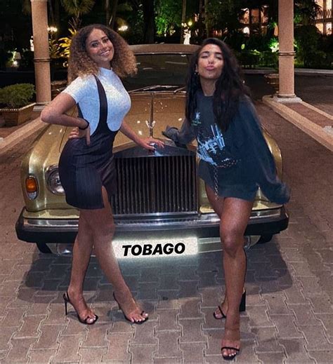 Love Island S Amber Gill Flaunts Her Sizzling Frame In A Neon Pink Bikini Daily Mail Online