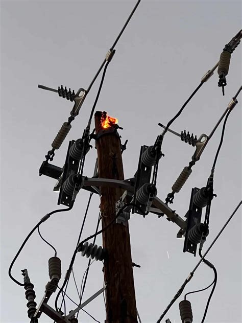 LIGHTNING STRIKES CAUSE MULTIPLE MEC OUTAGES | The Buzz -The buzz in