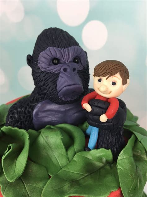 Godzilla And King Kong Birthday Cake And Cupcakes Mels Amazing Cakes
