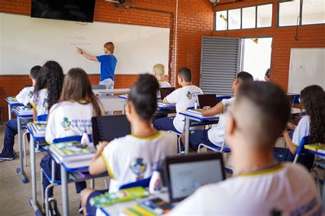 Governo De Goi S Convoca Aprovados Em Concurso P Blico Da Educa O