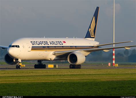 9V SVL Boeing 777 212 ER Singapore Airlines Dutch JetPhotos