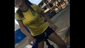 Morena Camiseta Do Brasil Sentando Gostoso No Pau XVIDEOS