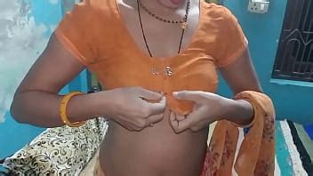 Indian Hot And Sexy Wife Was Fucked By Her Boyfriend Behind Her Husband After Marriage XNXX