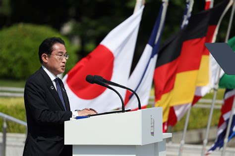 Japan South Korea Leaders Pray At Memorial For Korean Atomic Bomb Victims In Hiroshima Amid