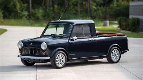This Adorable 1972 Austin Mini Pickup Is Going Under The Hammer Without ...