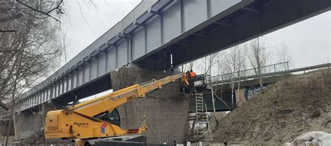 Trwa remont mostu kolejowego nad rzeką Elbląg ZDJĘCIA Gazeta Olsztyńska