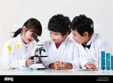 Kids Doing Chemistry Stock Photo Alamy