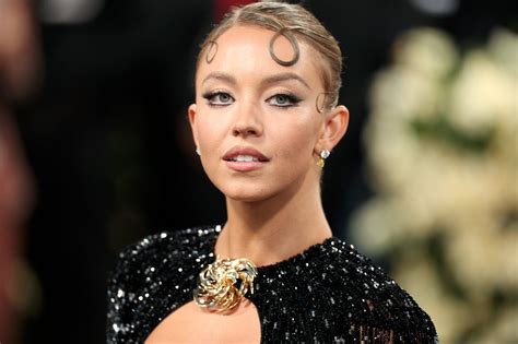 Sydney Sweeney Big Boobs Cleavage Met Gala Hot Celebs Home