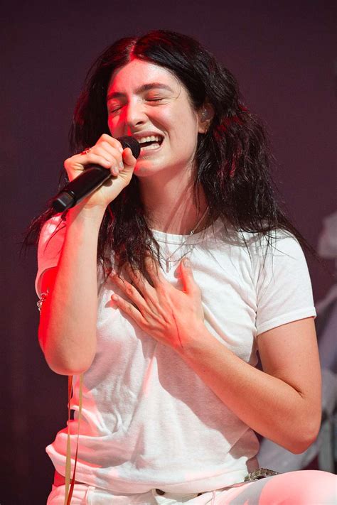 Lorde S Virgin Album Artwork Shocks Fans With Nude Photo