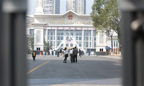 cua khau lao cai dong nghit khach tu tinh mo ngay dau nghi tet