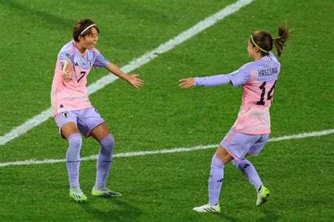 Red Hot Miyazawa Fires Japan Into World Cup Quarters